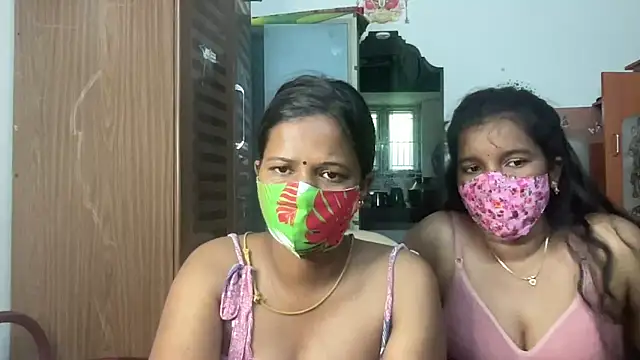 Snapshot of Tamil_Sanjana_ chatting on 06/21/26, 06:08 Tamil Sanjana online show from 06/21/26, 06:08
