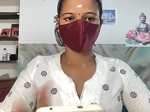 Tamil Sanjana  online show from 04/13/26, 05:11