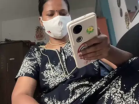 Tamil Sanjana  online show from 04/09/26, 03:19