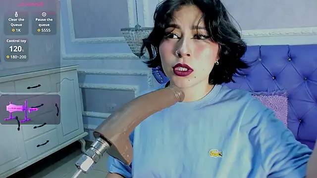 Lily Martinez online show from 11/02/25, 07:46