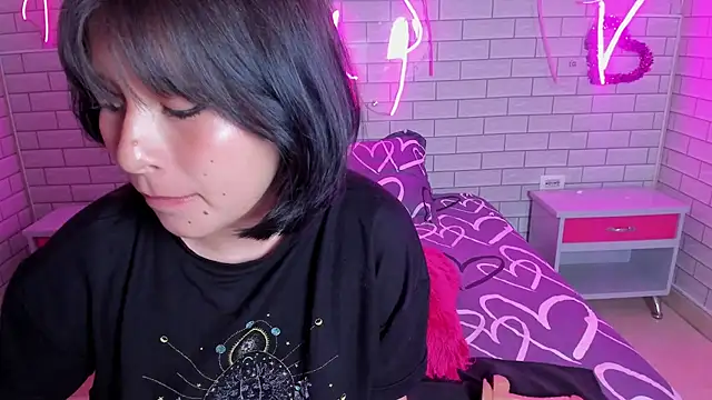 Snapshot of Lily_Martinez chatting on 02/19/25, 12:03 Lily Martinez online show from 02/19/25, 12:03