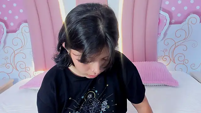 Snapshot of Lily_Martinez chatting on 03/22/25, 05:28 Lily Martinez online show from 03/22/25, 05:28