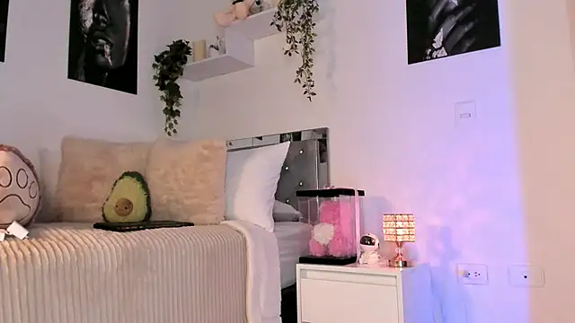 Snapshot of Alissonroses chatting on 10/01/25, 11:08 Alissonroses online show from 10/01/25, 11:08