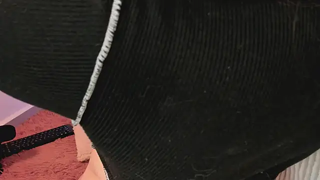 Snapshot of Alissonroses chatting on 11/20/25, 09:04 Alissonroses online show from 11/20/25, 09:04