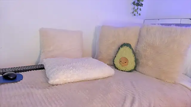 Snapshot of Alissonroses chatting on 03/15/25, 08:21 Alissonroses online show from 03/15/25, 08:21