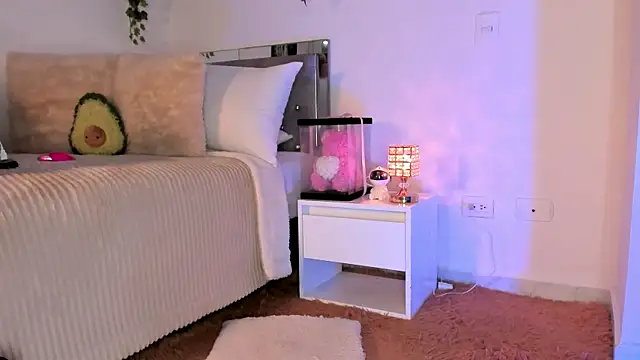 Snapshot of Alissonroses chatting on 10/31/25, 11:55 Alissonroses online show from 10/31/25, 11:55