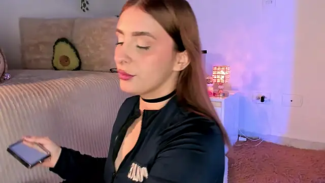 Snapshot of Alissonroses chatting on 10/29/25, 10:52 Alissonroses online show from 10/29/25, 10:52