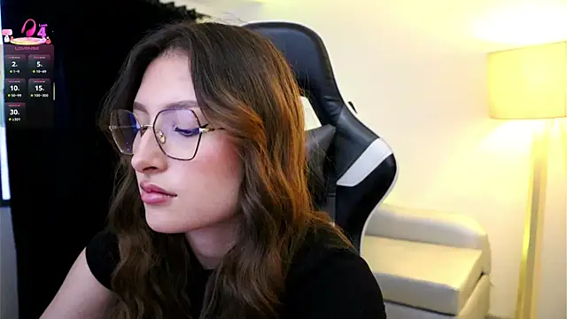 Daisha Riley online show from 10/10/25, 08:31