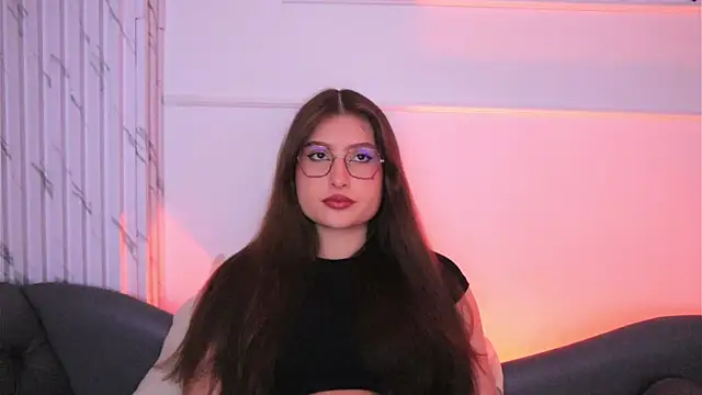 Daisha Riley online show from 12/22/25, 04:12