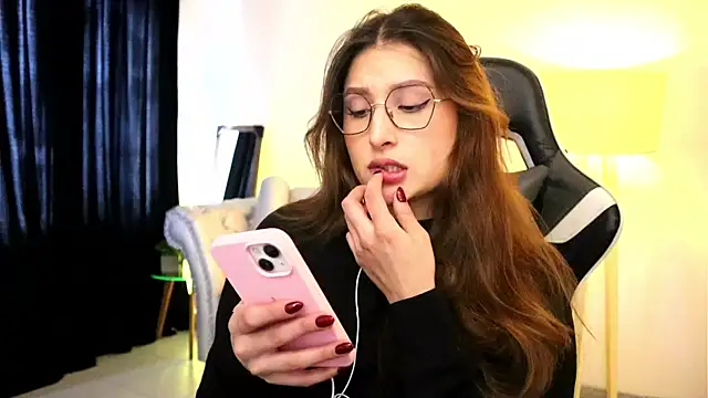 Daisha Riley online show from 09/26/25, 04:14