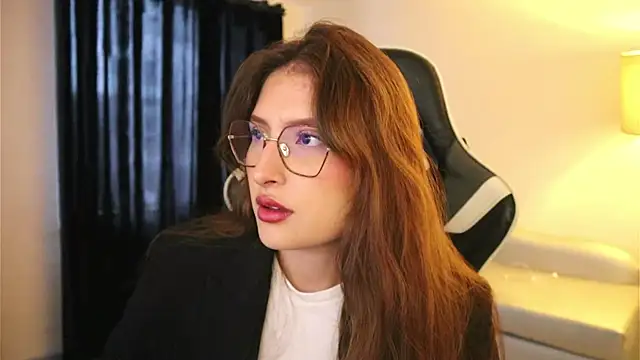 Daisha Riley online show from 11/14/25, 03:37