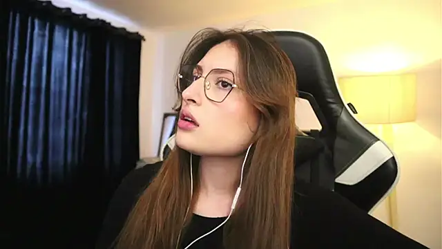 Daisha Riley online show from 11/04/25, 03:27