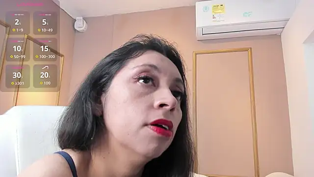 Snapshot of PerlaPreciosa chatting on 10/17/25, 03:54 PerlaPreciosa online show from 10/17/25, 03:54