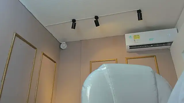 PerlaPreciosa online show from 02/22/26, 04:04