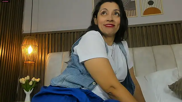 Snapshot of PerlaPreciosa chatting on 06/12/26, 03:48 PerlaPreciosa online show from 06/12/26, 03:48
