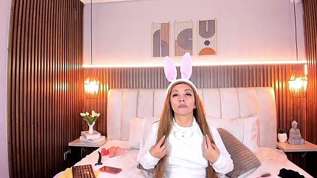 PerlaPreciosa online show from 04/08/26, 04:03