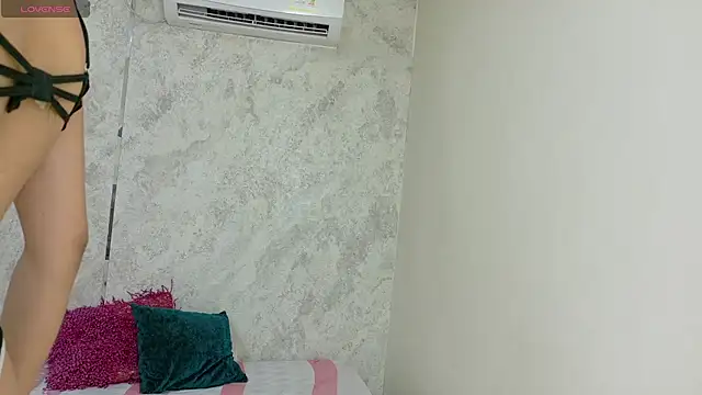 Snapshot of dani-lue chatting on 06/20/26, 01:49 dani-lue online show from 06/20/26, 01:49
