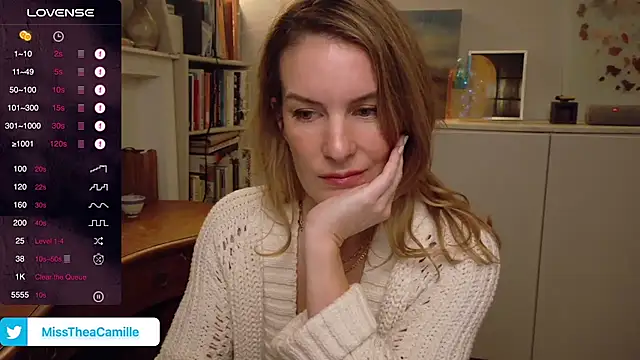 Snapshot of MissTheaCamille chatting on 01/28/25, 01:29 MissTheaCamille online show from 01/28/25, 01:29