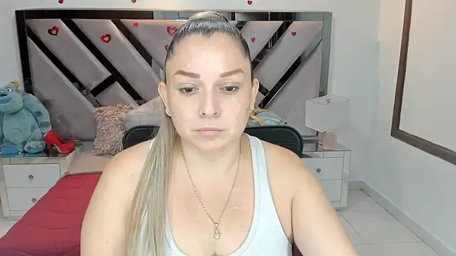 natalia5560 online show from 10/05/25, 01:46