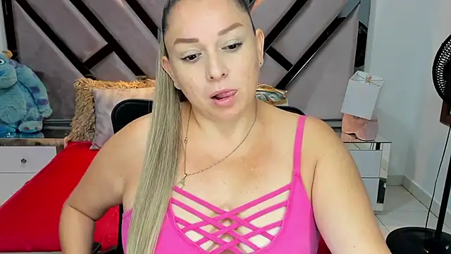 natalia5560 online show from 09/15/25, 12:16