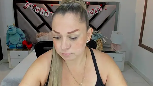 natalia5560 online show from 09/24/25, 12:55