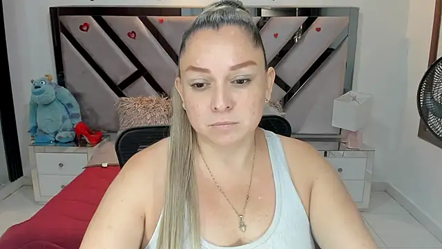 natalia5560 online show from 10/11/25, 01:45