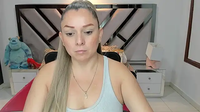 natalia5560 online show from 09/11/25, 12:16