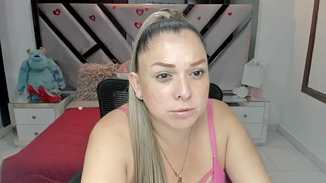 natalia5560 online show from 10/29/25, 12:48