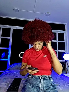 Snapshot of loladupont chatting on 04/14/26, 02:38 loladupont online show from 04/14/26, 02:38