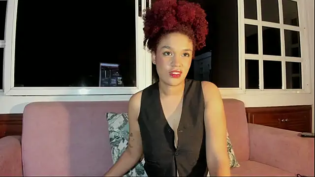 Snapshot of loladupont chatting on 09/15/25, 03:07 loladupont online show from 09/15/25, 03:07