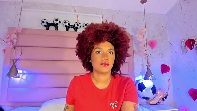 Snapshot of loladupont chatting on 06/22/26, 03:12 loladupont online show from 06/22/26, 03:12