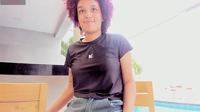Snapshot of loladupont chatting on 03/02/25, 11:41 loladupont online show from 03/02/25, 11:41