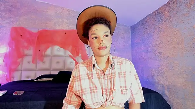 loladupont online show from 10/30/25, 03:05