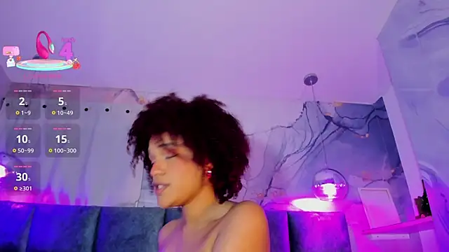 Snapshot of loladupont chatting on 03/03/25, 03:00 loladupont online show from 03/03/25, 03:00
