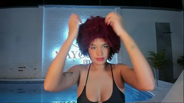 Snapshot of loladupont chatting on 09/19/25, 03:10 loladupont online show from 09/19/25, 03:10