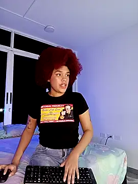Snapshot of loladupont chatting on 04/07/26, 02:46 loladupont online show from 04/07/26, 02:46