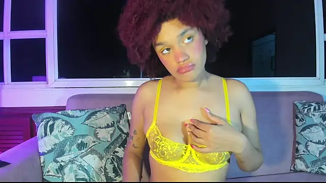 Snapshot of loladupont chatting on 09/21/25, 03:11 loladupont online show from 09/21/25, 03:11