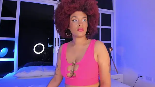 Snapshot of loladupont chatting on 05/24/26, 03:28 loladupont online show from 05/24/26, 03:28