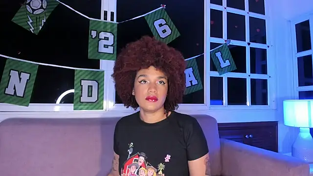 Snapshot of loladupont chatting on 06/13/26, 03:04 loladupont online show from 06/13/26, 03:04