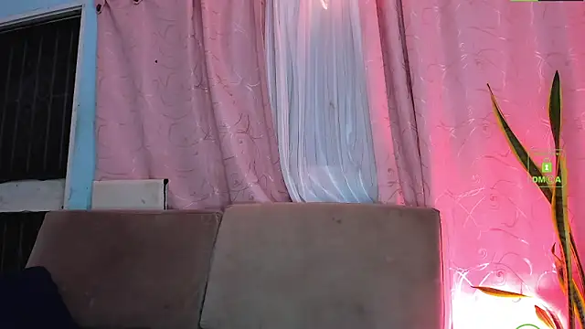 Snapshot of milktitsdua chatting on 11/19/25, 08:14 milktitsdua online show from 11/19/25, 08:14