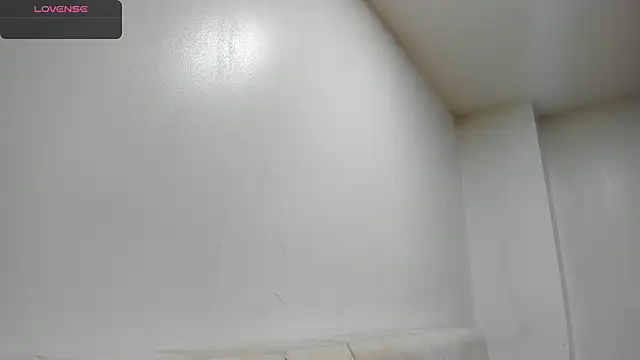 Snapshot of AbrilSonne chatting on 03/06/25, 08:27 AbrilSonne online show from 03/06/25, 08:27