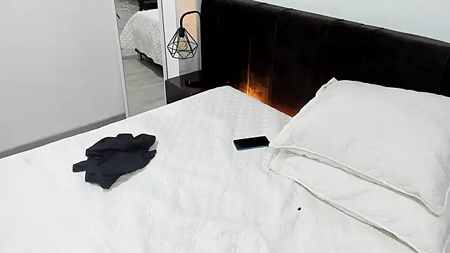 Snapshot of AbrilSonne chatting on 03/19/25, 10:53 AbrilSonne online show from 03/19/25, 10:53