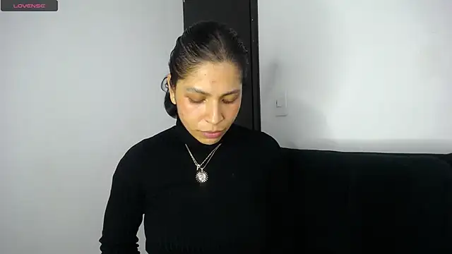 Snapshot of AbrilSonne chatting on 09/09/25, 01:05 AbrilSonne online show from 09/09/25, 01:05