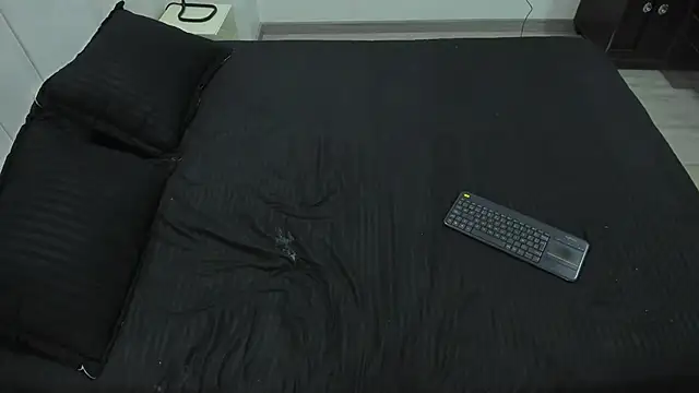 Snapshot of AbrilSonne chatting on 02/10/25, 07:38 AbrilSonne online show from 02/10/25, 07:38