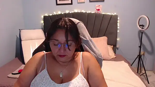 Snapshot of AngelRouss chatting on 02/28/25, 03:04 AngelRouss online show from 02/28/25, 03:04