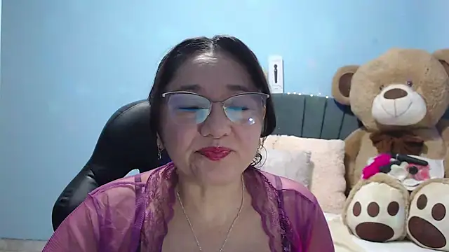 Snapshot of AngelRouss chatting on 09/24/25, 02:40 AngelRouss online show from 09/24/25, 02:40