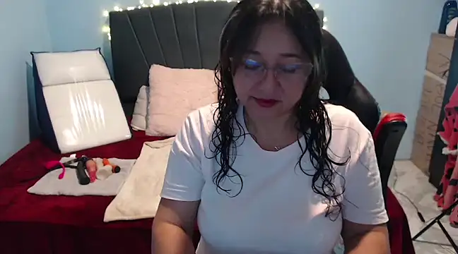 Snapshot of AngelRouss chatting on 02/21/25, 03:32 AngelRouss online show from 02/21/25, 03:32