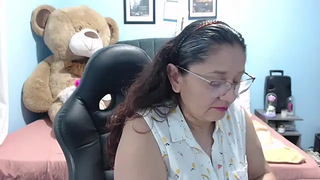 AngelRouss online show from 02/06/26, 03:02