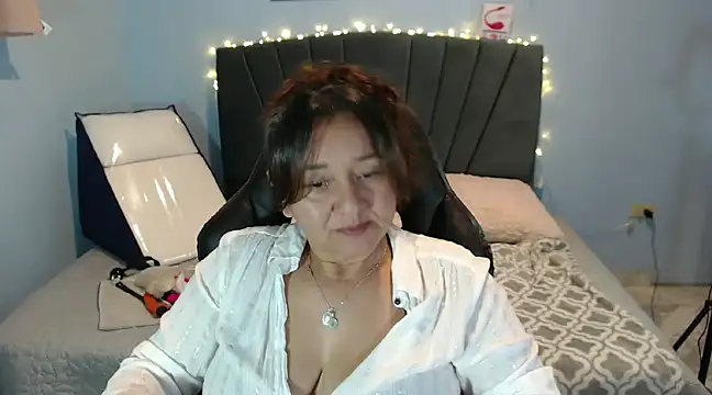 Snapshot of AngelRouss chatting on 02/05/25, 05:09 AngelRouss online show from 02/05/25, 05:09