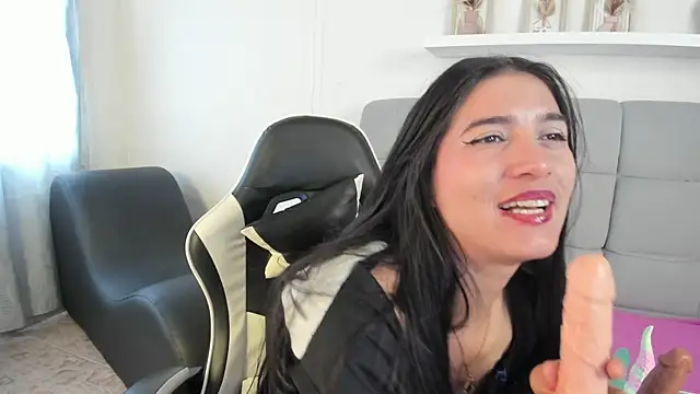 Chlooe Zoe online show from 04/10/26, 08:05